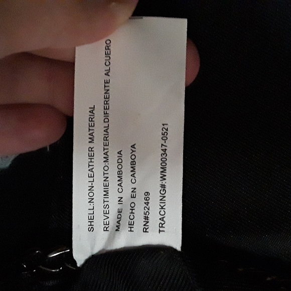 NWOT Black Faux leather handbag purse with chain shoulder strap - Picture 5 of 7